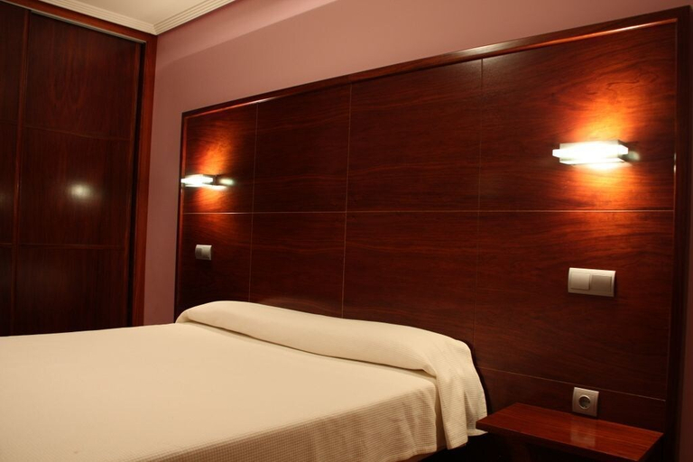 Bedroom 3, Tremazal Hotel, Palencia