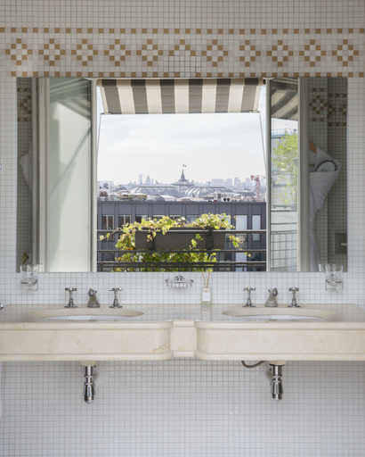 Bathroom 4, Hotel Lancaster, Paris