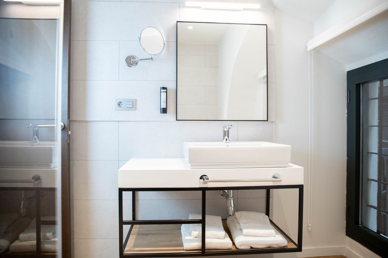 Bathroom 5, nQn Aparts & Suites Sevilla, Sevilla
