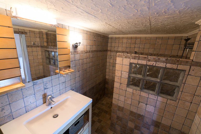 Bathroom 5, Le Relais de Saleccia, Haute-Corse