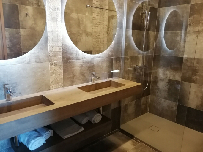 Bathroom 4, Auberge Ferayola, Haute-Corse