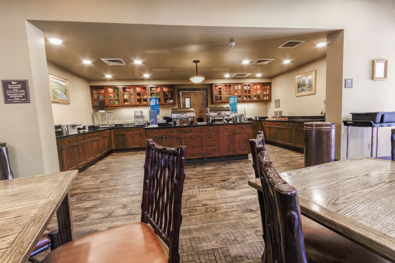 Food & Drinks 5, Homewood Suites by Hilton Bozeman, Gallatin