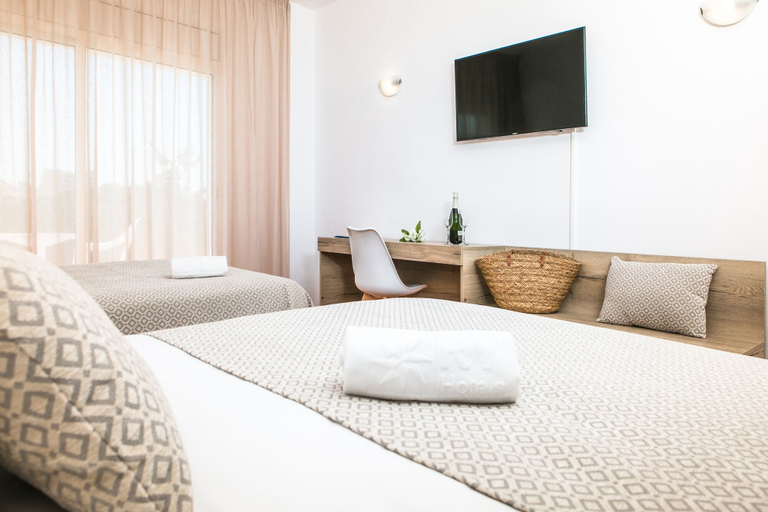 Bedroom 4, RVHotels Nieves Mar, Girona