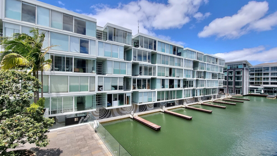 Exterior & Views, Marina View Apartment in Viaduct - Pool, Waitakere