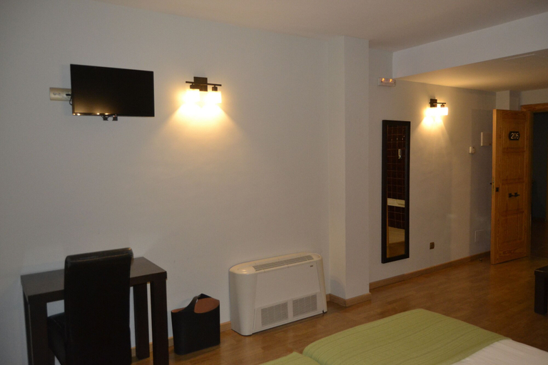 Others 5, Hotel el Tratado, Valladolid