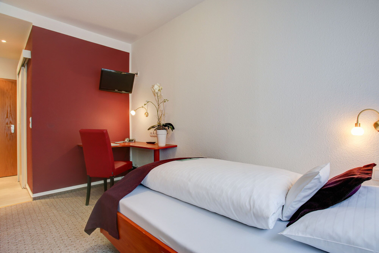 Bedroom 3, Hotel Consul, Kiel