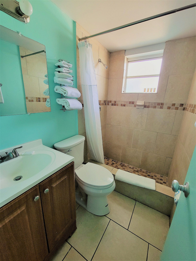 Bathroom 3, Looe Key Reef Resort, Monroe