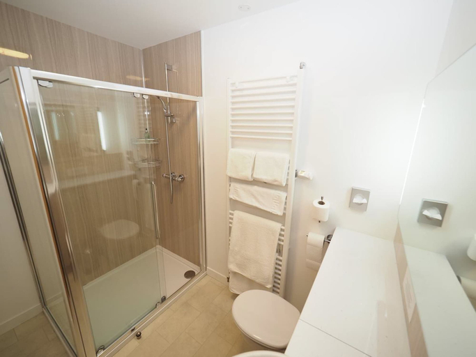 Bathroom 4, Park Hotel, Highland