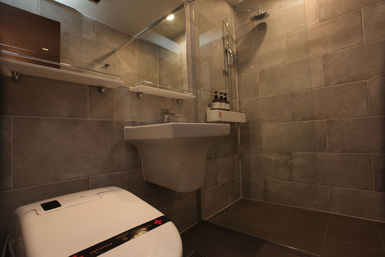 Bathroom 4, Hotel Wooyeon Flora, Boryeong