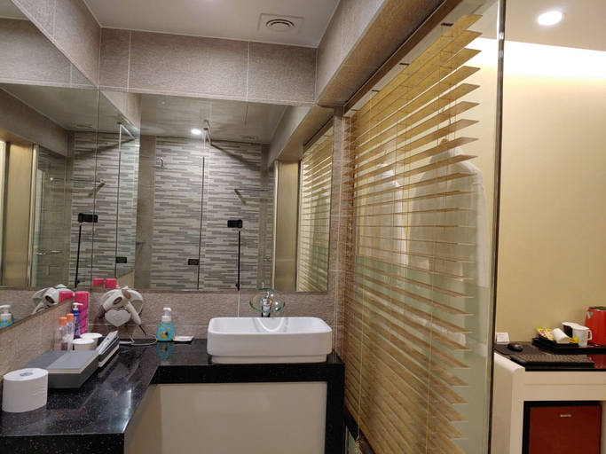 Bathroom 3, Jeju Ilua Hotel, Jeju