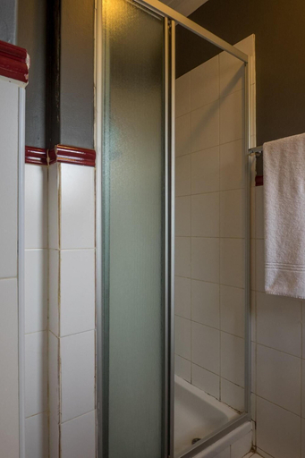 Bathroom 3, Carrington Guest House, eThekwini