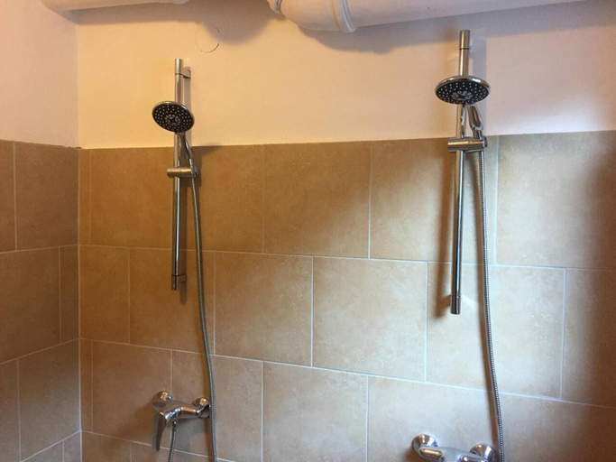 Bathroom 3, Chalet Selfcatering, 30 Beds Parking, Pets Welcome, Sankt Johann im Pongau