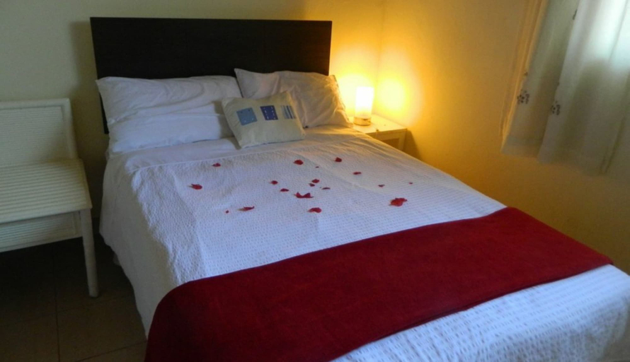 Bedroom 2, Back to Africa House, Starehe
