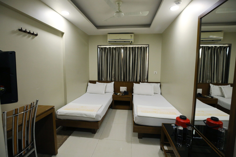 Bedroom 2, Hotel Bombay International, Mumbai City