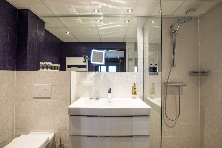 Bathroom 5, Hotel Sebastian's, Amsterdam