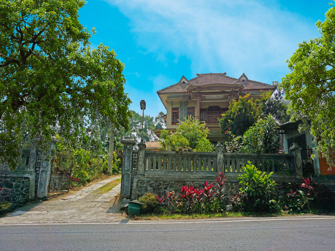 Exterior & Views 2, SPOT ON 91527 As-sakinah Homestay Syariah, Malang