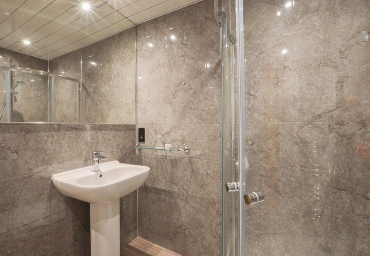 Bathroom 4, Oyster Inn, Argyll and Bute