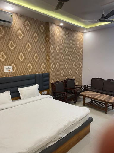 Bedroom 2, Udiksh Hotel and Restaurants, Rohtak