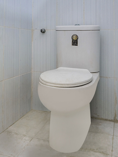Bathroom 3, Hotel O Christine Home Stay Syariah, Karawang