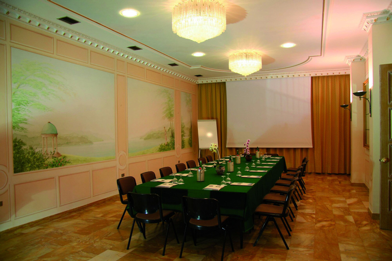 Business Facilities