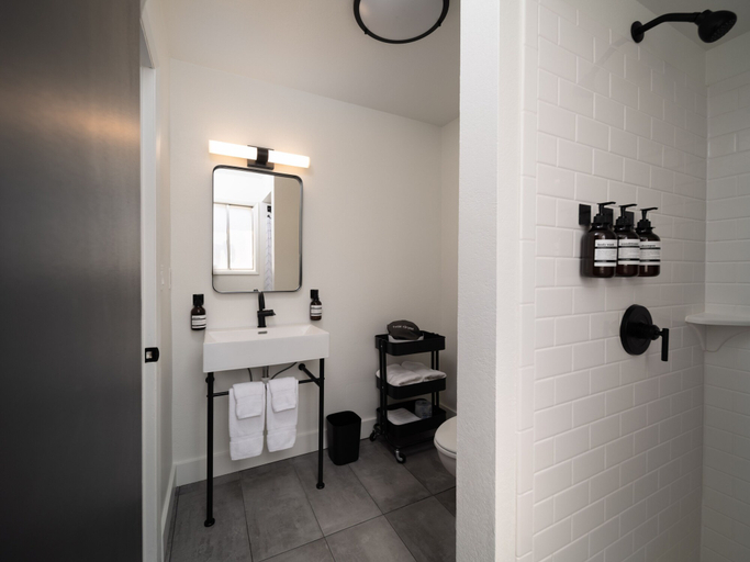 Bathroom 4, Motolodge, Umatilla