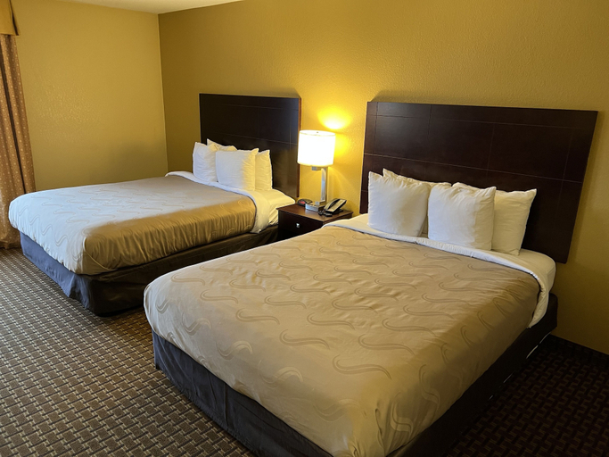 Bedroom 3, Quality Inn Des Moines North, Polk