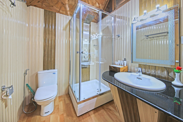 Bathroom 4, Kolu Group Of Houseboats, Srinagar