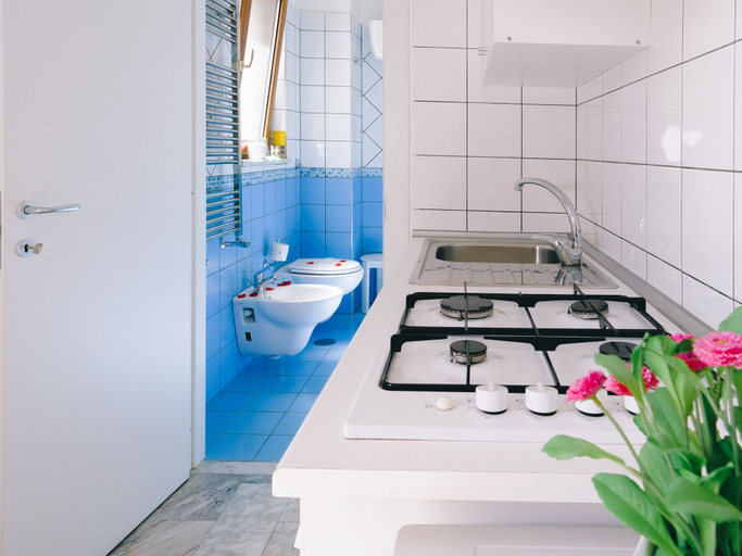 Bathroom 4, Diana Inn Accomodations, Napoli