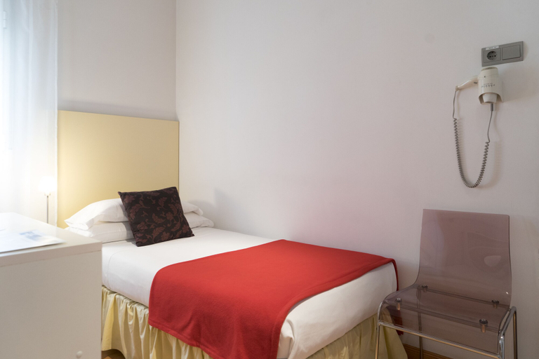 Bedroom 3, Hostal Santo Domingo, Madrid