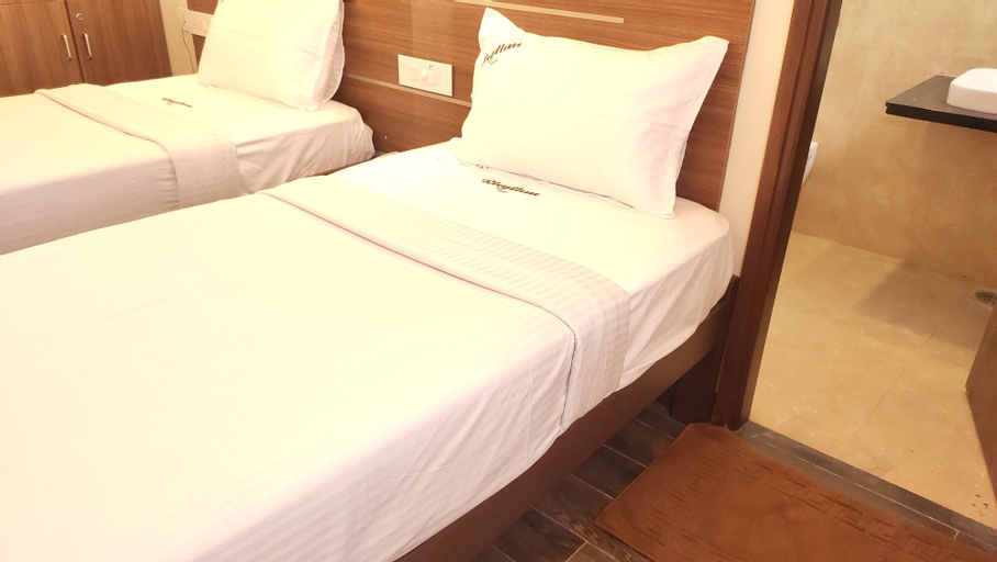Bedroom 4, Hotel Rhythm Grand Suite, Tiruchirappalli