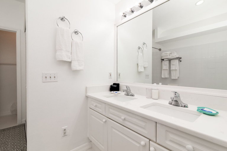 Bathroom 4, Orchid Villa Fully Equipped Kitchen, Polk