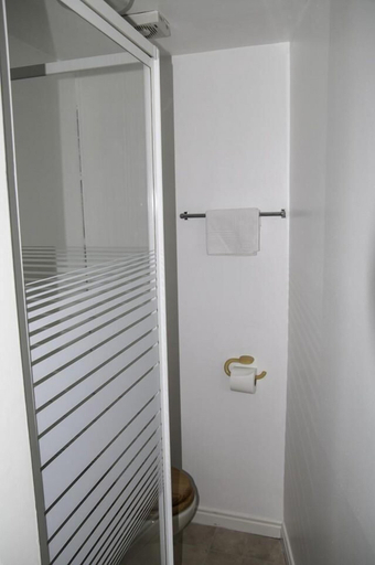 Bathroom 3, Fourways Guest House, North Yorkshire