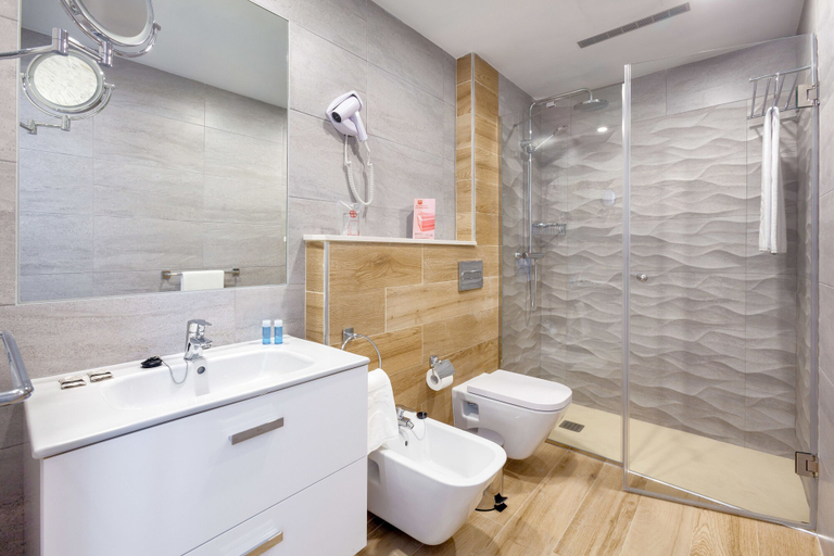 Bathroom, Apartamentos Casablanca, Santa Cruz de Tenerife
