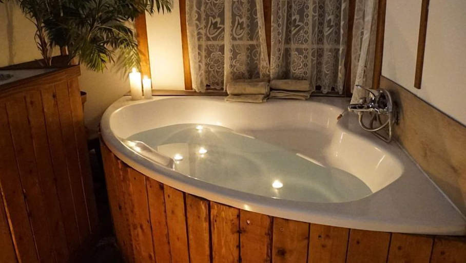 Bathroom 4, Woodland Gardens, Bojanala