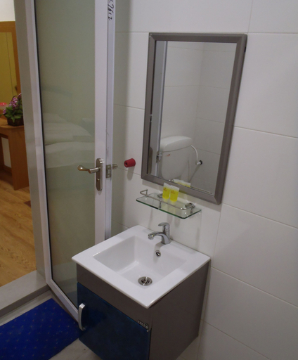 Bathroom 4, Sabrina Court Hotel, Kota Bharu