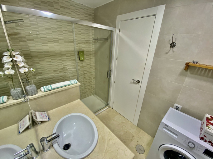 Bathroom 3, Apartamentos Castillo del Vigía, Málaga