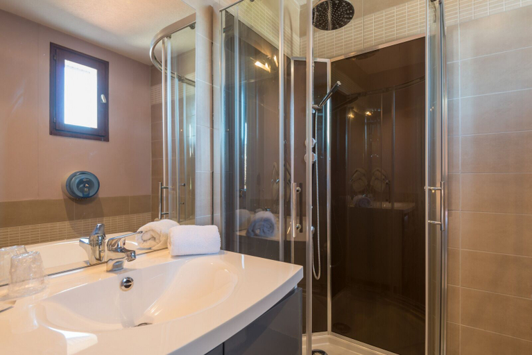 Bathroom 4, Le Réverbère - La Cuisinerie - L'Hôtellerie, Hautes-Pyrénées