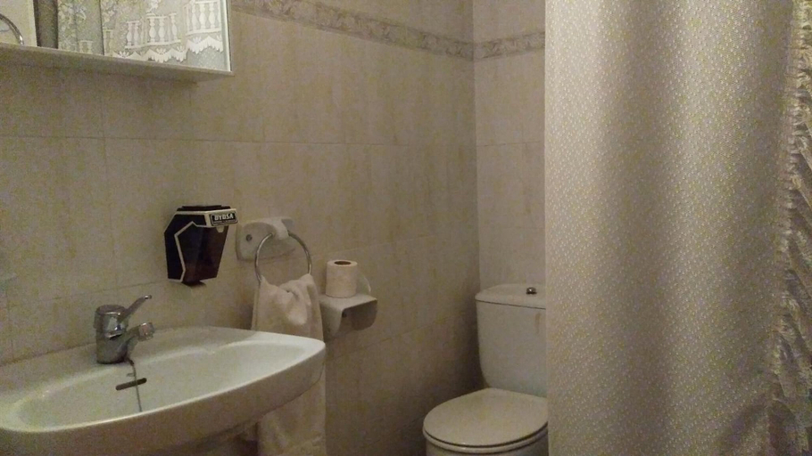 Bathroom 4, Hostal Mari Loli, Alicante