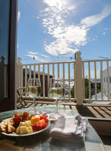 Food & Drinks 5, Almondy Inn, Newport