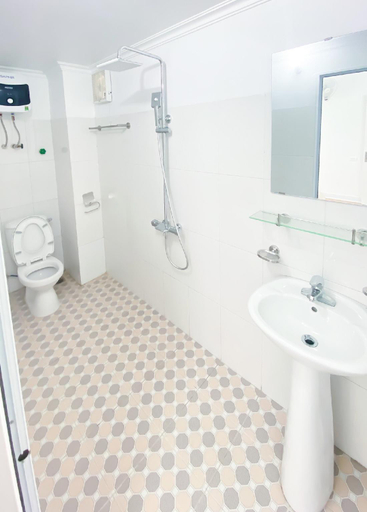 Bathroom, Ngôi nhà 5 phòng ngủ. Cách công viên sun world 500m, Hạ Long