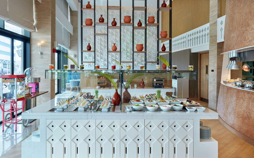 Food & Drinks 5, Hilton Garden Inn Muscat Al Khuwair, Muttrah