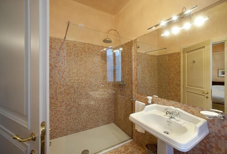 Bathroom 5, Relais Vimercati, Cremona