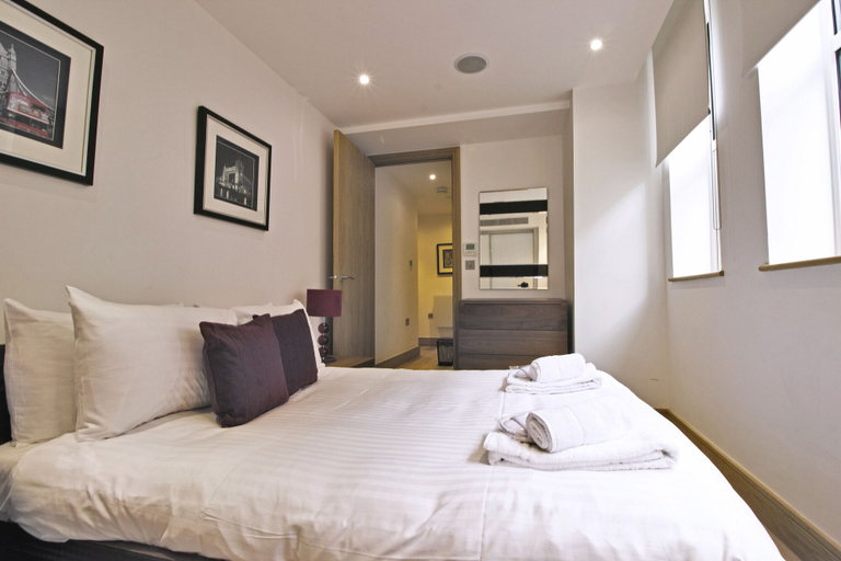 Bedroom 3, Red Lion Court by Servprop, London