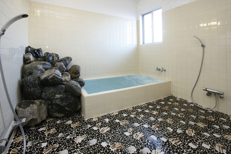 Bathroom, a-banhiru ishiuchi, Minamiuonuma