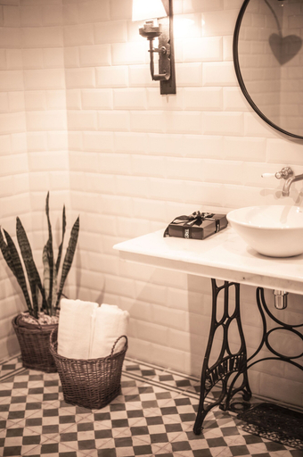 Bathroom 4, Casa La Lilia - Villa María Hotel, Water body