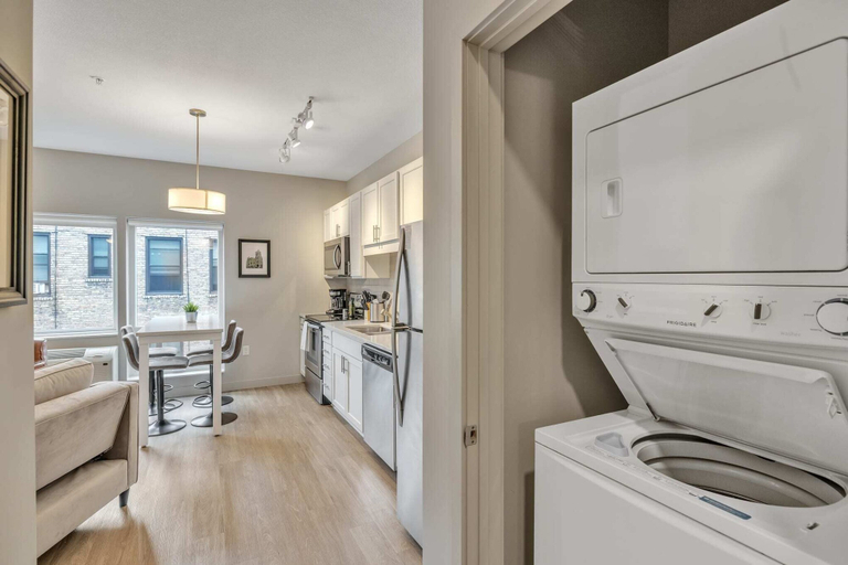 Bathroom 3, Comfortable 1BD Vector Suite With 95 Walkscore, Hennepin