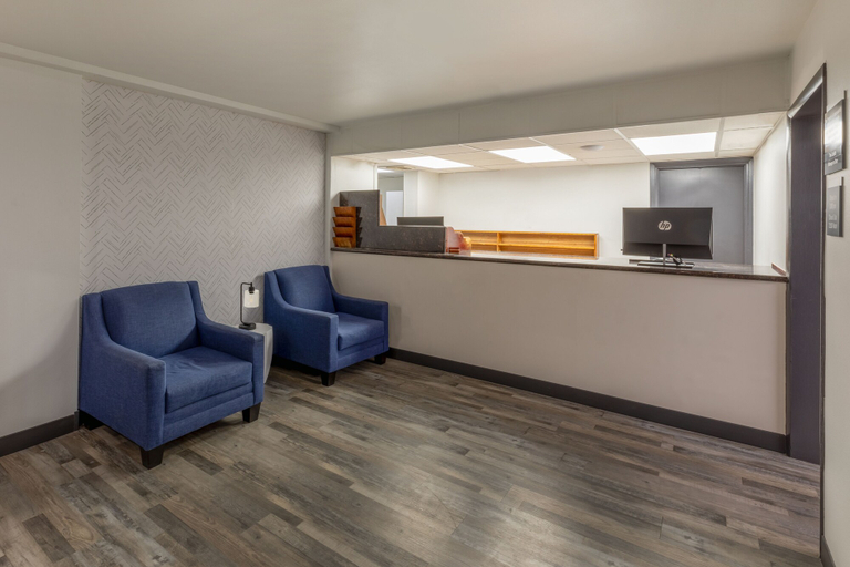 Others 5, Super 8 by Wyndham Laredo, Webb