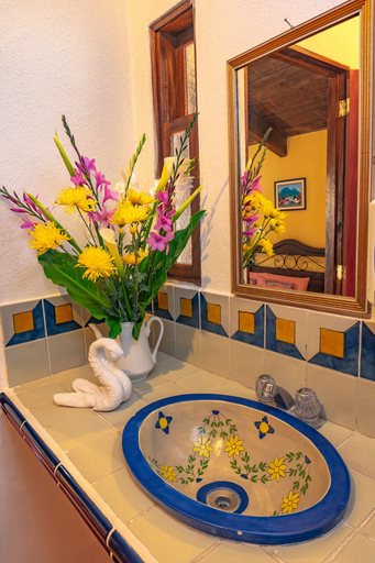 Bathroom 4, Hotel Palacio Chico 1940, Antigua Guatemala