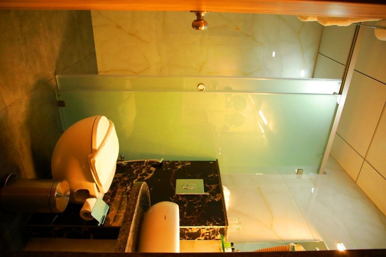 Bathroom 5, Royal Lotus View Resotel, Bangalore