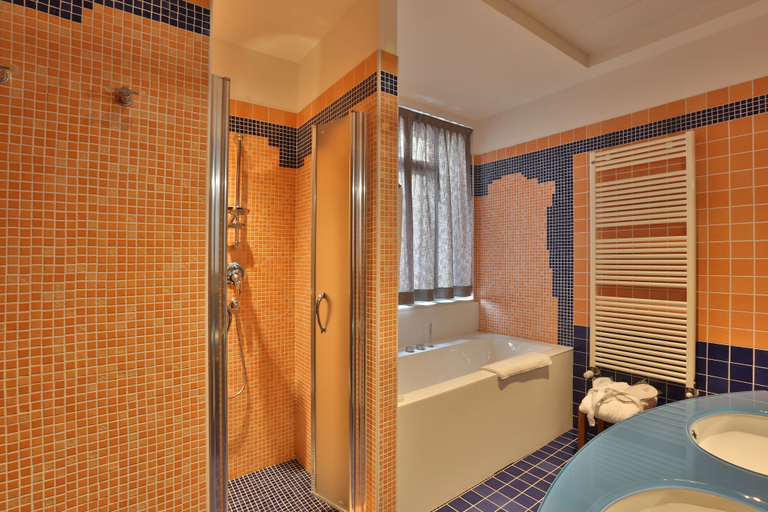 Bathroom 4, Palace Hotel Moderno, Pordenone